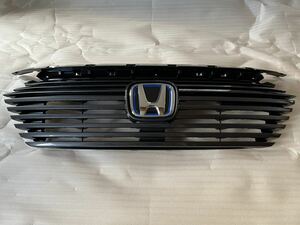 Honda　VEZEL ヴェゼル 6AA-RV6 メテオロイドグレーメタリックvehicle フロントGrille 