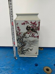 中国美術　景徳鎮 清代　粉彩　四面絵付　花瓶　在銘品 花器 花入 骨董 陶器 花生け