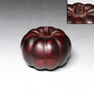 .. carving pumpkin netsuke black cherry -