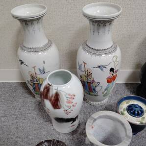 【F-14462】1円スタート 置物おまとめ 花瓶 陶器 アンティーク 中國古玩 陶器人形 純銅皿 古物 古美術品 中古 保管品の画像2