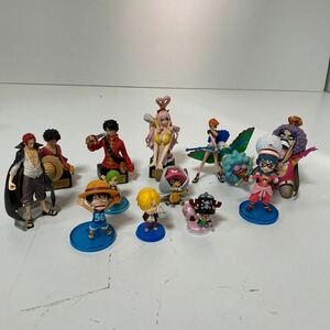 ワンピース　小さいフィギュア　まとめて 【中古品】