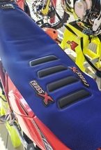 BETA250RR/RS BLUE/BLACK 2020~以降XTRAINER250/300 23~以降CrossX Racing UGS-WAVE GRIPシートカバー_画像1