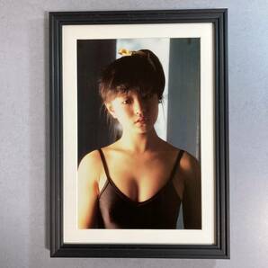 ●額装品 中森明菜 セクシー グラビア A4サイズ額入り ポスター風 アートフレーム 送料無料 D210