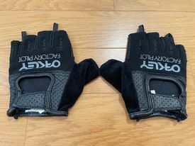 OAKLEY FACTRYPILOT MTB Short Glove ブラック（M)２中古品