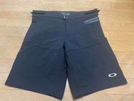 OAKLEY MTB パンツ　ブラック　US/M　未使用品１