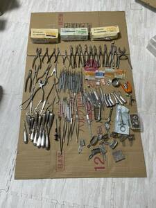  tooth . apparatus .. tool various large amount set summarize instrument 