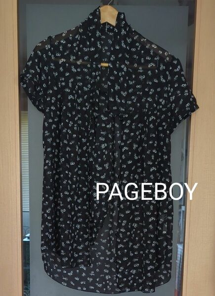 PAGEBOY　さらさらリボン付き薄手小花ブラウス　黒　M 12　