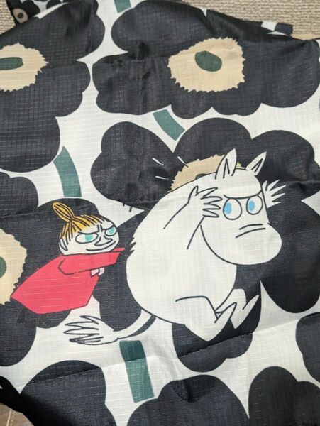 MOOMINマリメッコビッグエコバッグ 洗濯可 容量たっぷり 　カラビナ付き