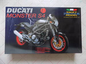 DUCATI MONSTER S4 ( PROTAR AUTHENTIC SCALE MODEL KIT SCALE 1/9 Mod.13453 )