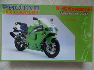 KAWASAKI NINJA ZX-7R HIGH QUALITY ( PROTAR SCALE 1/9 Mod.11281 )