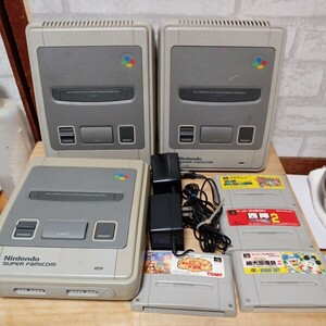 ★ スーパーファミコン★本体 3台◆ 電源ケーブル 2個◆カセット 計4個・コントローラー2個 【動作未確認】