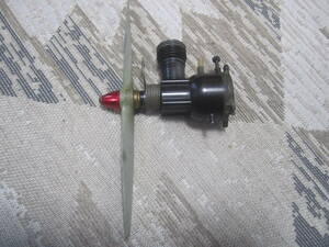 COX model airplane engine cook sENGINE MADE IN U.S.A. each part adherence less propeller attached 