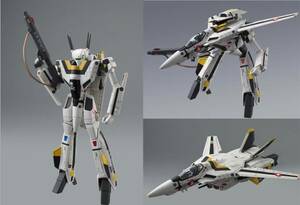 新品 超時空要塞マクロス VF-1S バルキリー ロイ・フォッカー機 プラモデル