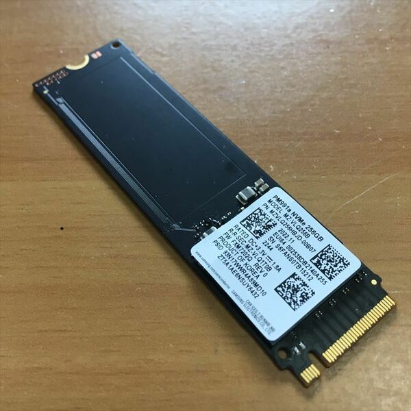 7)Samsung SSD 256GB PCIe NVMe M.2 2280 MZ-VLQ256B 使用時間 66時間