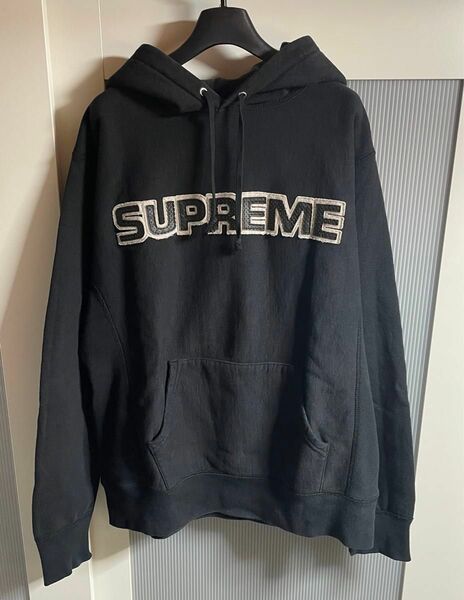 supreme パーカー　センターロゴ