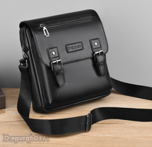ショルダーバッグ レザーバッグ 新品 斜め掛けバッグ 革鞄 メンズ ボディバッグ 大容量 かばん 紳士 アウトドア ２色選ぶ/コーヒー _画像4