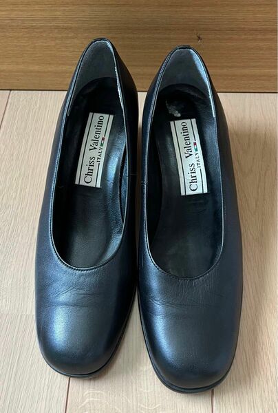 美品　Chriss valentino パンプス 黒　23、５センチ