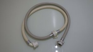 D149〔格安100円スタート!!〕ジャンク 中古品 洗濯機 給水ホース 1.8m ワンタッチ式 家電 水回り ホース取り回し 整理 ※少し汚れ有り