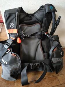 BCD アクアラング AQUALUNG WAVE ウェーブ 使用小　中古　美品　サイズML (177-182cm, 73-86kg) 少し大きめ