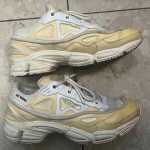 RAF SIMONS OZWEEGO BUNNY white スニーカー