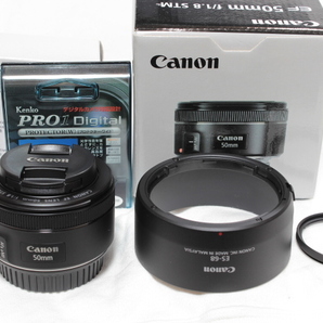 美品 Canon EF50mm F1.8 STM 純正フード 単焦点レンズの画像1