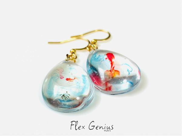 夏アクセサリー　金魚　ハンドメイドピアス(サージカルステンレス)