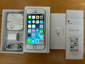 ＮＴＴドコモ　ｉＰｈｏｎｅ ５Ｓ（Ｇｏｌｄ,１６ＧＢ）　+　おまけ