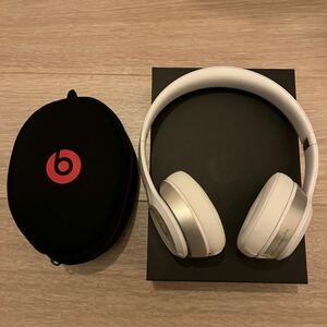 【新品未使用】beats by dr.dre Solo2 Wireless ビーツ ワイヤレス ヘッドホン グロスホワイト MHNH2PA/A