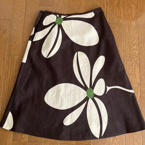 お洒落な大胆花柄日本製スカート