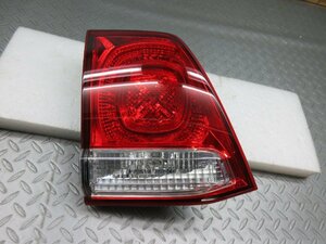 ◆ UZJ200W URJ202W ランドクルーザー 200 LANDCRUISER 200 前期 純正 左テールレンズ 内側 左フィニッシャー 81591-60210 60-136