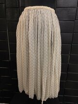 ｍ9616 美品　ツモリチサト　シルクスカート　絹100％　ベージュ　総柄　サイズ2　ウエストがボタンで調節できるタイプ　TSUMORI CHISATO_画像1