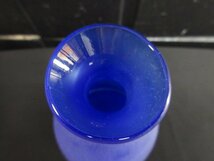 t9993　ガラス　ボトル　デカンタ　デキャンタ　ふた付　容器　フラワーベース　花びんとしても　置物　インテリア　ブルー　すりガラス　_画像4