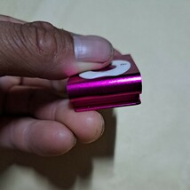 ジャンク品　部品取り　 故障品　メーカー　型番不明　クリップ式 デジタルオーディオプレーヤー 本体のみ　ピンク　赤紫_画像5