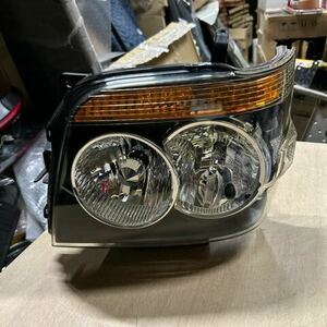 ダイハツ アトレー ワゴン S321G S331G 左ヘッドライト HID KOITO 100-51787