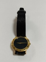 稼 働品 GUCCI 3000.2.M メンズ腕時計 黒色文字盤 新品電池 オリジナル革ベルト、尾錠 _画像10