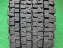 Y728【送料無料】225/80R17.5 123/122 超溝高 9分山 スタッドレス DECTES SP001 2023年製 6本 激安 中型 4トン トラック キャンター エルフ_画像3