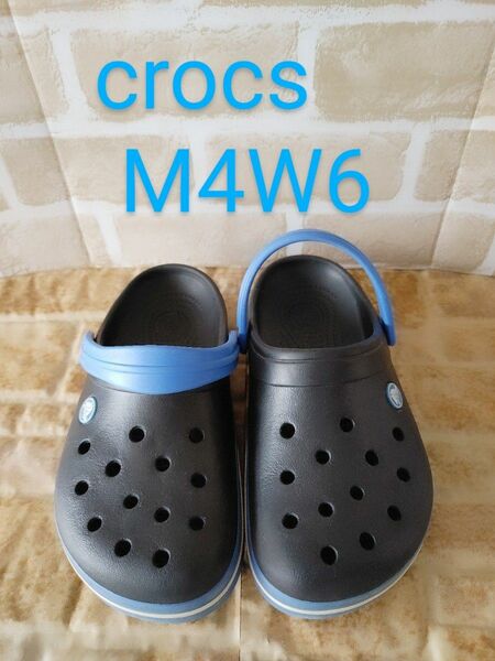 美品！クロックス crocs　黒×ブルー　サイズ M4W6 　23cm