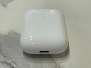 【期間限定値下げ中4700→4200】第2世代AirPods用　純正無線充電ケース