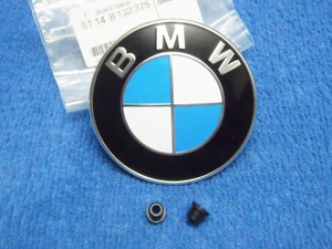 即日発送 BMW Genuine OE ボンネットEmblem 82mm グロメットincluded E36E39E46E53E70E71E60E63E65E66E81E82E83E84E87E88E90E91E92E93F01F25