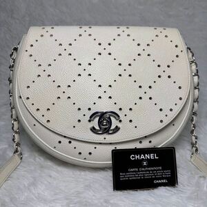 未使用　CHANEL シャネル　キャビアスキン　パンチング　チェーンショルダーバッグ　白　クロスボディ ターンロック シルバー金具　24番台