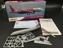 0514-108☆組立途中 peach ピーチ エアバス A320 1/200 飛行機 箱有り 説明書有り プラモデル 当時物 ハセガワ ※部品欠損_画像1