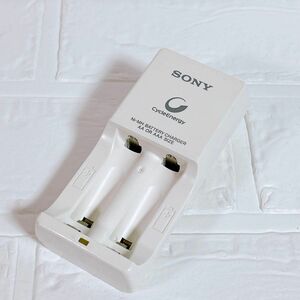 Sony 充電式ニッケル水素電池 充電器　CycleEnergy　BCG-34HW ソニー バッテリー チャージャー 電池充電器