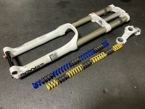 ROCKSHOX boxxer race フロントサスペンション 26インチ 200mmストローク ダブルクラウン 