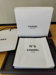 【未使用品】CHANEL BEAUTE シャネル ポーチ コスメポーチ 小物入れ ホワイト ノベルティ 箱付き 紙袋付き