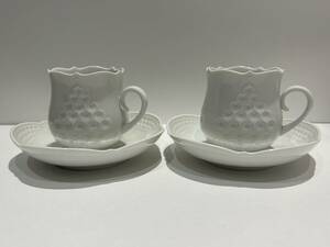 【OMO401YS】Meissen マイセン ホワイトレリーフ 高級食器 カップ＆ソーサー ペア 2客セット 陶磁器 洋風 ティータイム 中古品