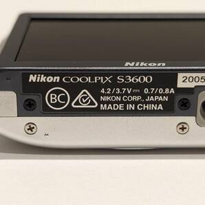 【OMO268YB】Nikon ニコン COOLPIX クールピクス S3600 デジタルコンパクトカメラ シルバー 充電器有 通電確認済み 中古の画像8