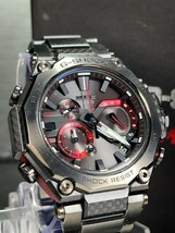 新品 CASIO G-SHOCK カシオ ジーショック MT-G カーボン 軽量化モデル MTG-B2000YBD-1AJF 電波ソーラー 腕時計 時計 Bluetooth アナログ_画像2