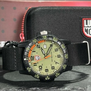 新品 LUMINOX ルミノックス XS.0337 Leatherback SEA Turtle Giant タートルジャイアント 腕時計 クオーツ ミリタリー カーキ カレンダーの画像5