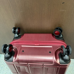 UU211 未使用品 PANTHEON パンテオン キャリーバッグ スーツケース 赤 軽量ポリカーボネート 鍵付きキャリーバッグ レッド CARRの画像10