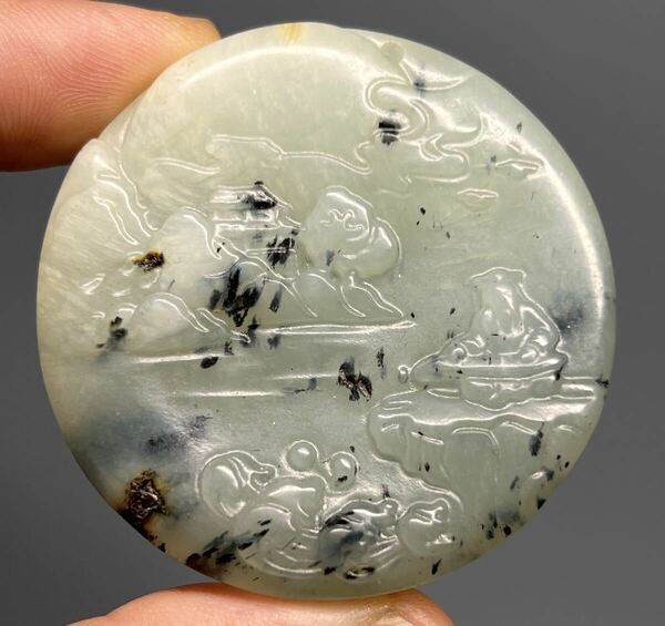中国美術 天然玉 水墨 山水紋 円形 浮き彫り 貴重 根付 玉珮